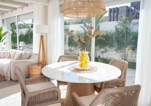 bright-and-joyful-dining-room